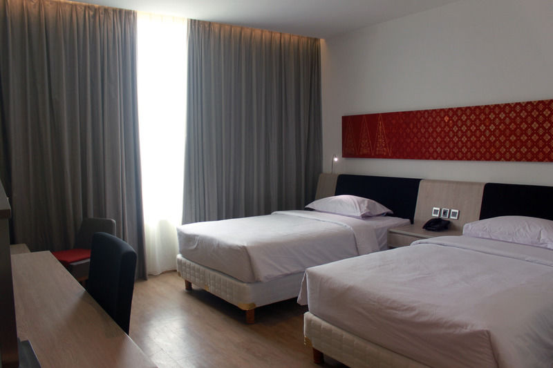 Fox Hotel Пеканбару Экстерьер фото