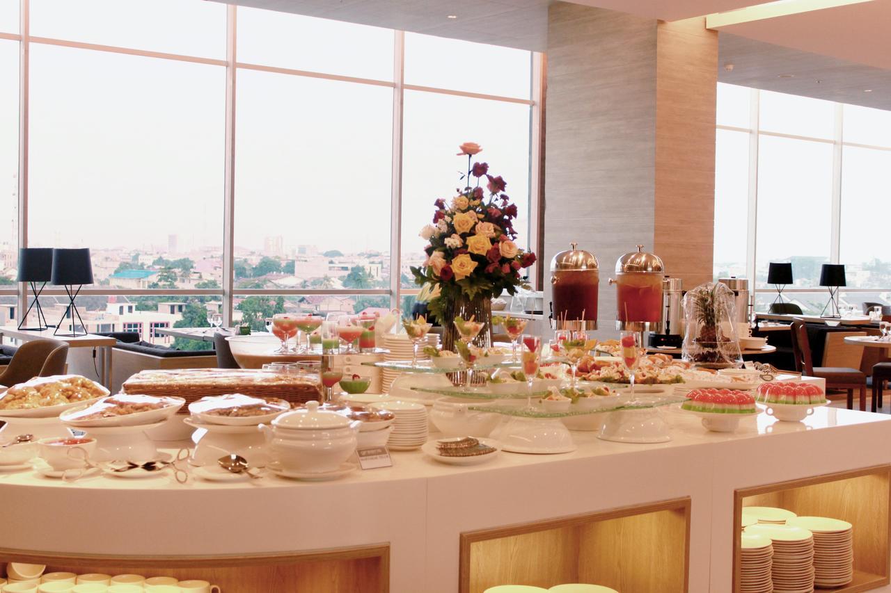 Fox Hotel Пеканбару Экстерьер фото
