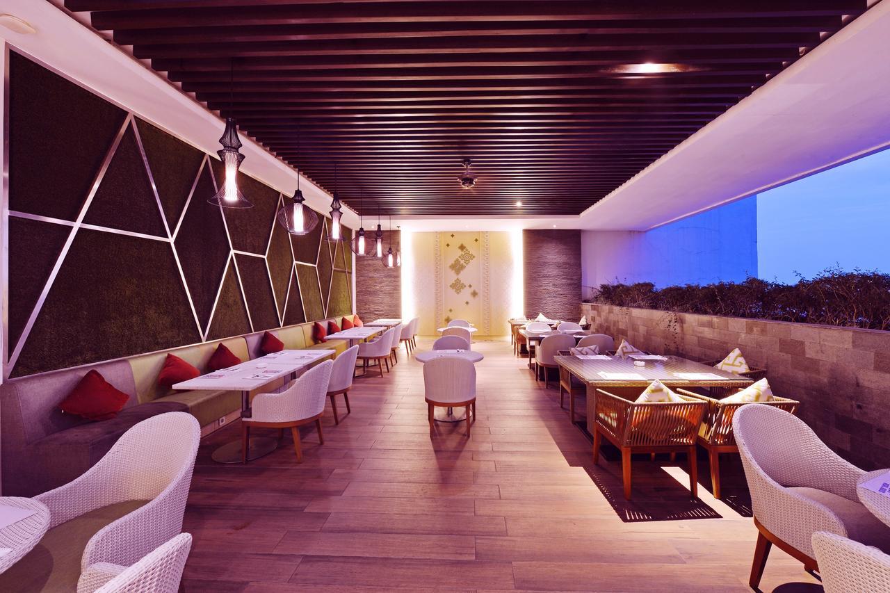 Fox Hotel Пеканбару Экстерьер фото